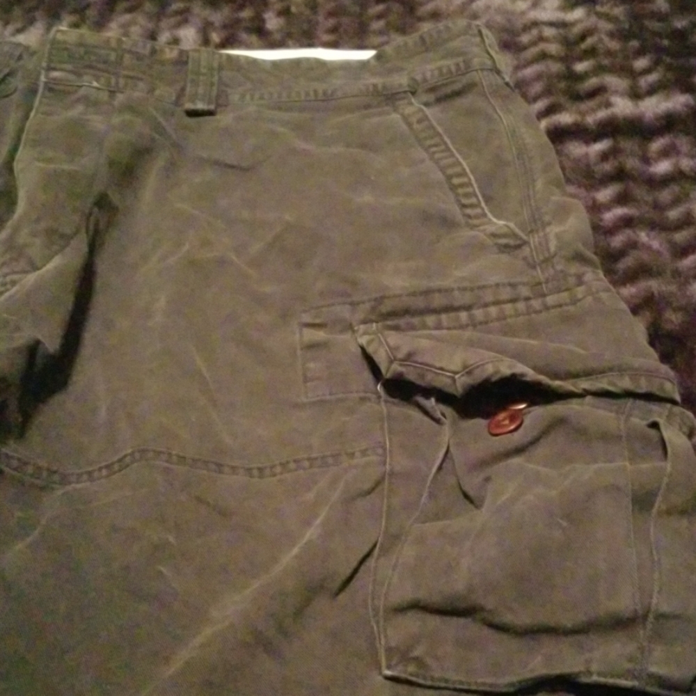 Shorts - Picture 3 of 4